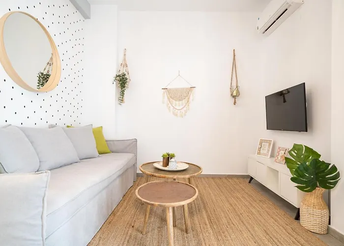 Athens Gift, Only 300M From Acropolis Museum